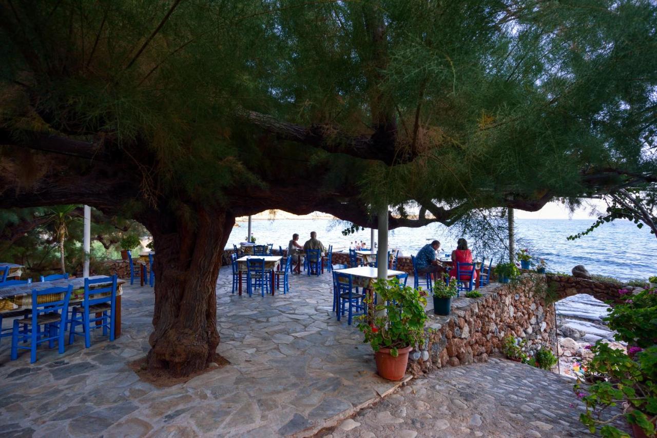 Taverna Akrogiali Loutro Dış mekan fotoğraf