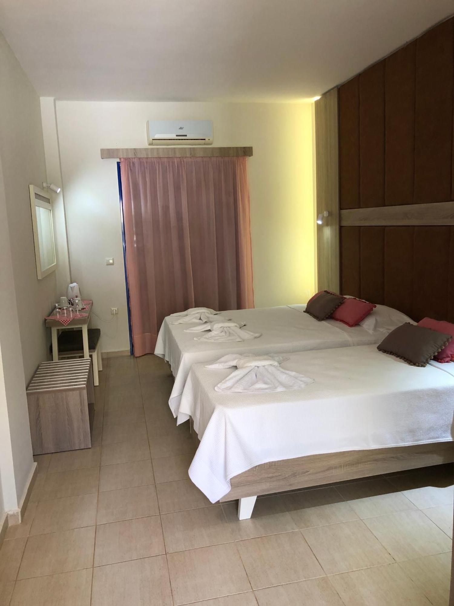 Taverna Akrogiali Loutro Oda fotoğraf